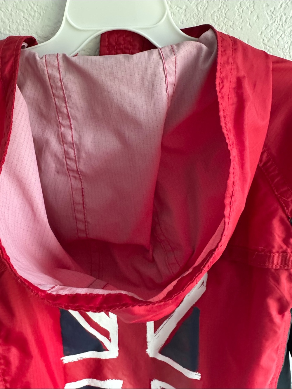 Gap Kids Red Windbreaker Jacket UK Flag Hooded XS (4-5) Lightweight - Picture 15 of 17